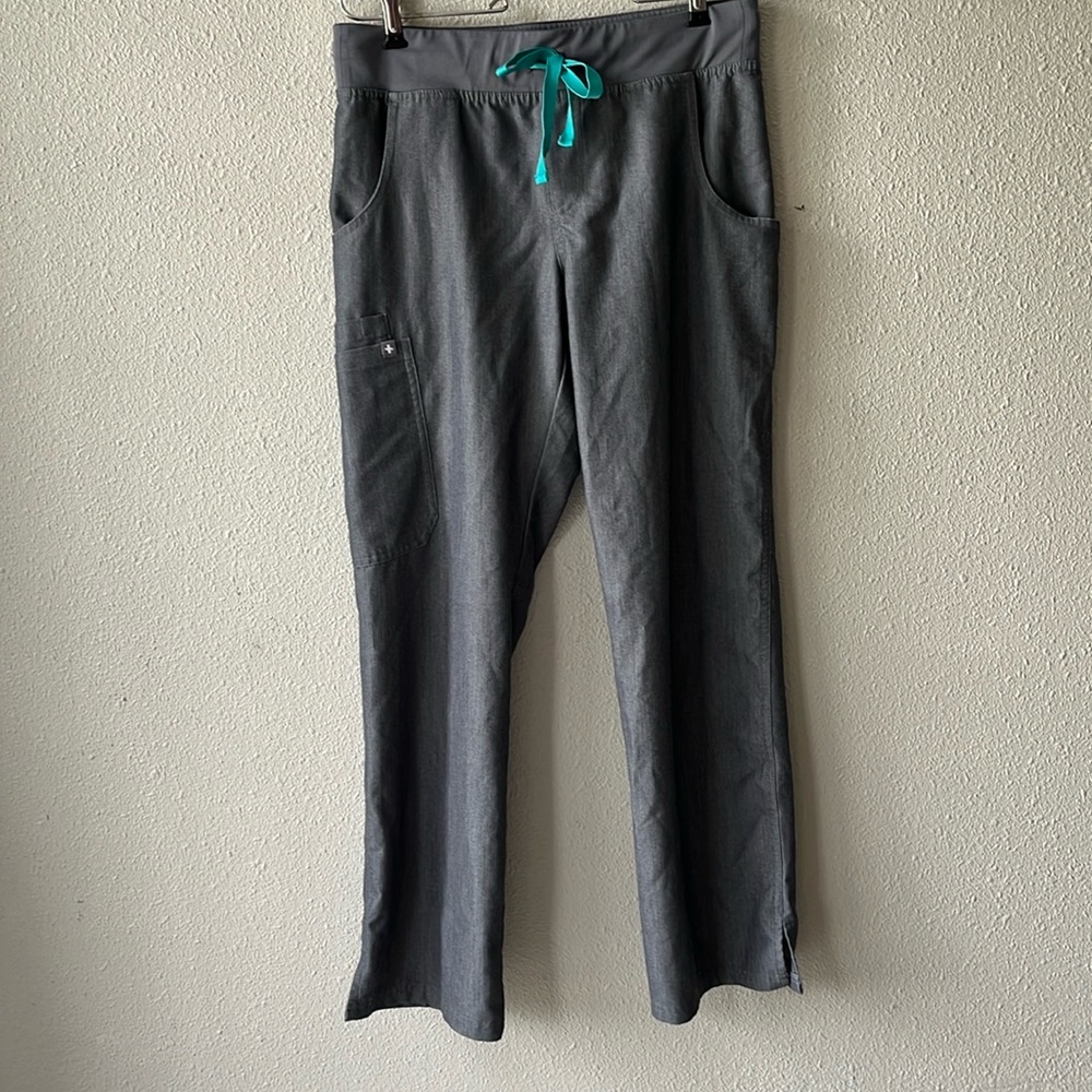 FIGS Technical Collection Kade Cargo Scrub Pants Gray Size XS Petite